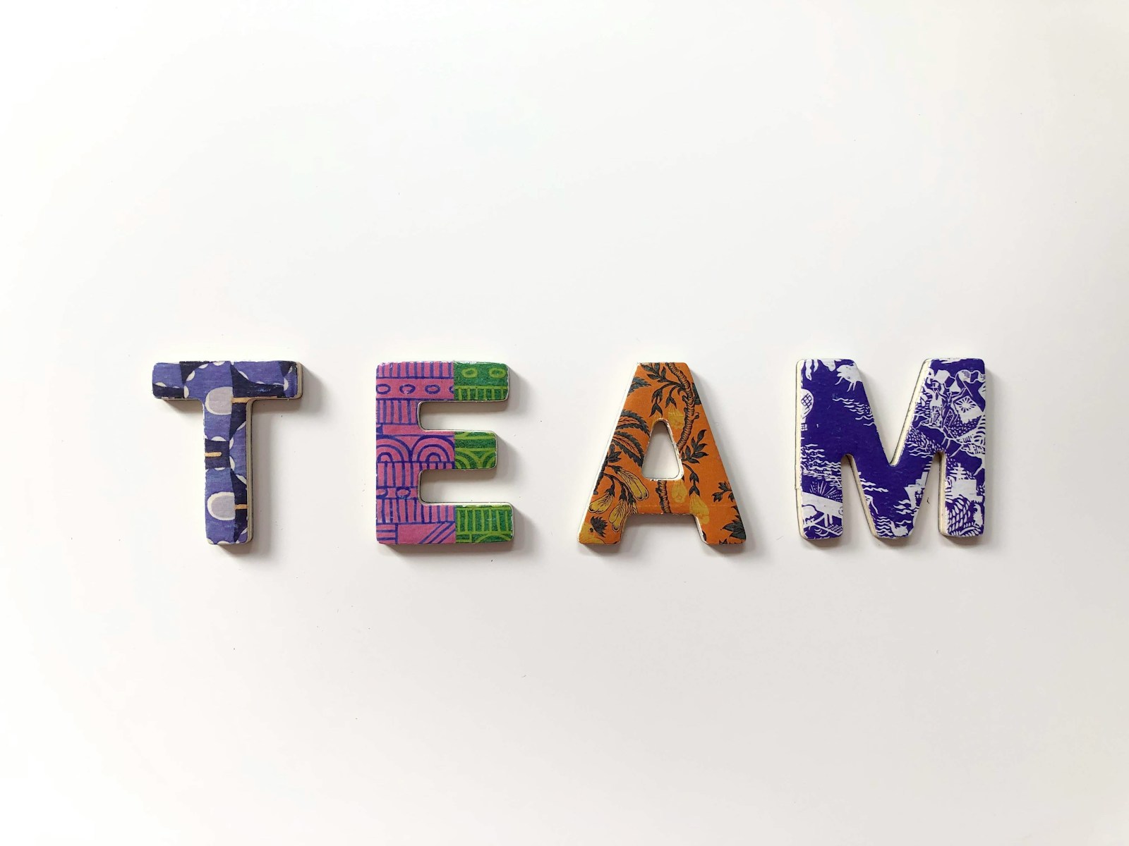 Photo by Merakist team freestanding letters